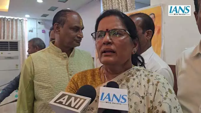 उपमुख्यमंत्री प्रवाती पारिदा ने वित्त मंत्री निर्मला सीतारमण को लगातार नौवां बजट पेश करने पर दी बधाई उपमुख्यमंत्री प्रवाती पारिदा ने वित्त मंत्री निर्मला सीतारमण को लगातार नौवां बजट पेश करने पर दी बधाई