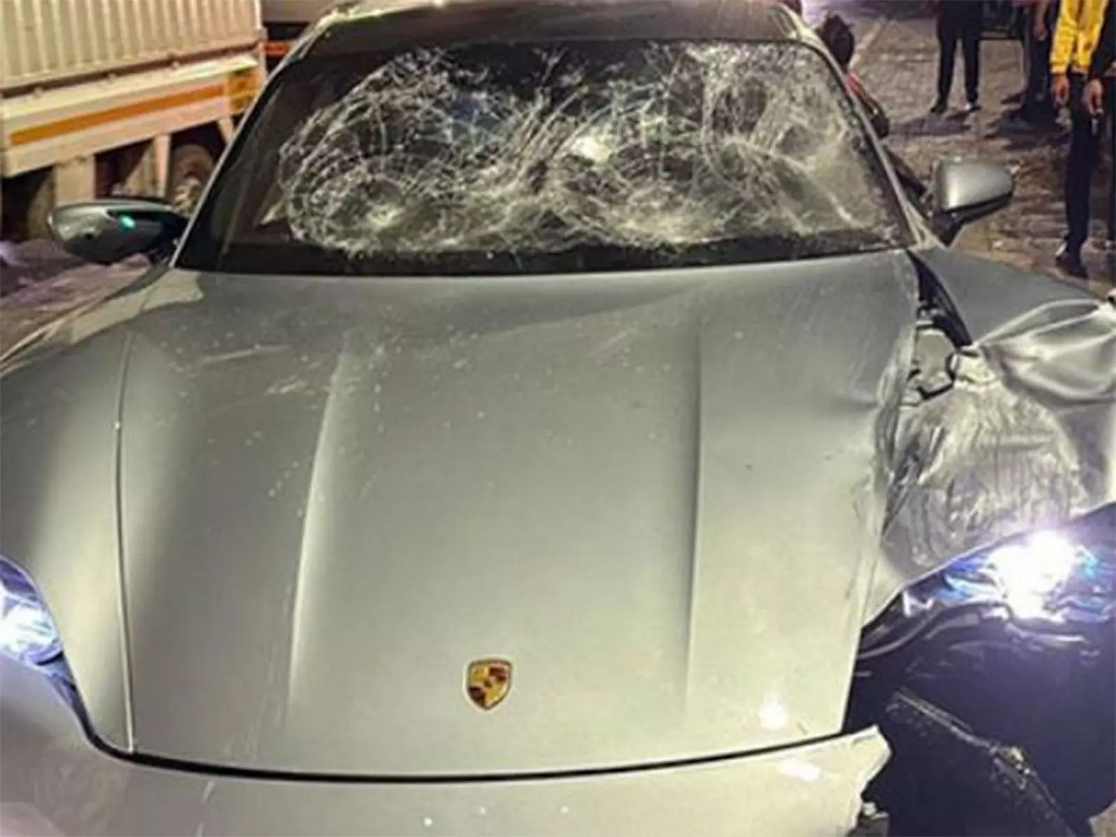 Pune Porsche Case: सुप्रीम कोर्ट ने रक्त अदला-बदली के तीन आरोपियों को दी जमानत Pune Porsche Case: सुप्रीम कोर्ट ने रक्त अदला-बदली के तीन आरोपियों को दी जमानत