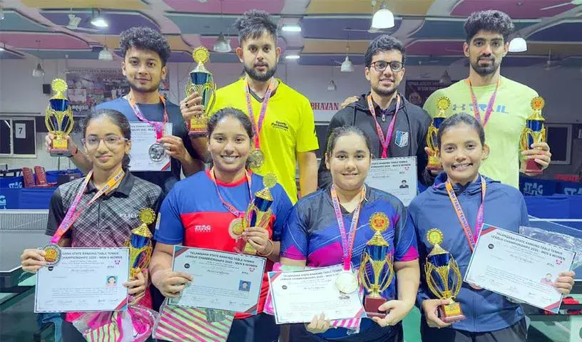 स्वर्णेंदु और वरुणी ने तेलंगाना स्टेट टेबल टेनिस का खिताब जीता स्वर्णेंदु और वरुणी ने तेलंगाना स्टेट टेबल टेनिस का खिताब जीता
