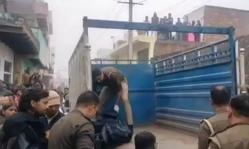 रात में लापता हुई सुबह घर के सामने मिली लाश, नीलम हत्याकांड से सहमा इलाका रात में लापता हुई सुबह घर के सामने मिली लाश, नीलम हत्याकांड से सहमा इलाका