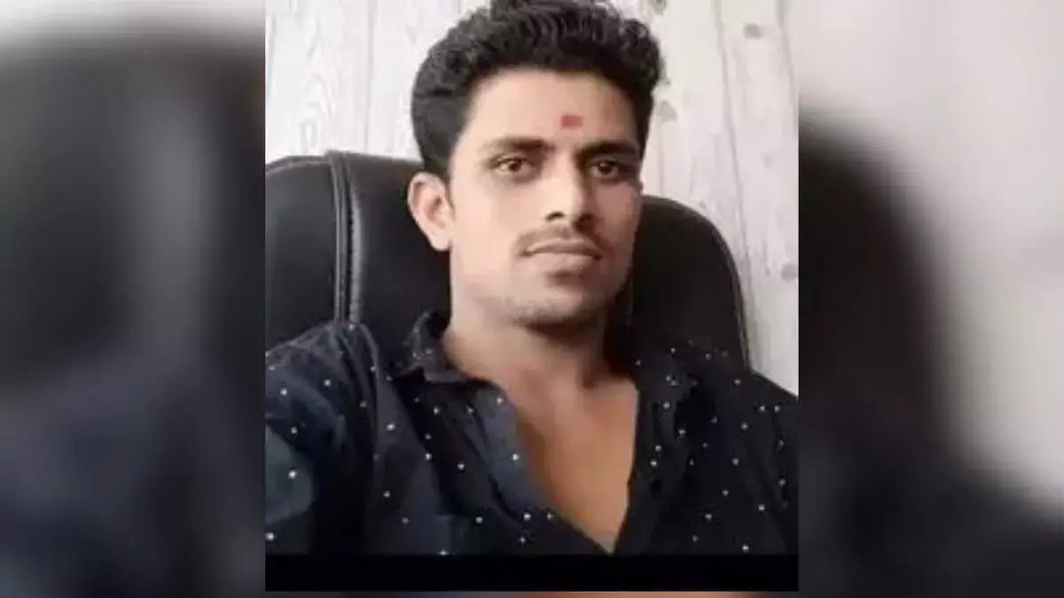 Telangana: चुनाव लड़ने को बेटी की हत्या, महाराष्ट्र का आरोपी तेलंगाना में गिरफ्त में Telangana: चुनाव लड़ने को बेटी की हत्या, महाराष्ट्र का आरोपी तेलंगाना में गिरफ्त में