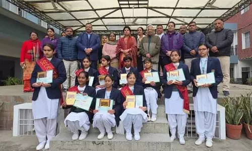 Karnal स्कूल ने कल्पना चावला को श्रद्धांजलि अर्पित कर 10 होनहार छात्राओं को सम्मानित किया
