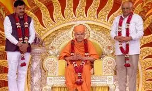 Vadodara: धूमधाम से मना स्वामी महाराज का 92वां जन्मोत्सव