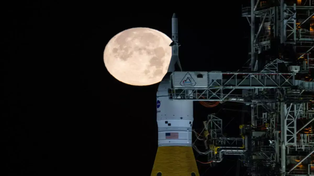 Artemis II: NASA का पहला क्रू मिशन, लैंडिंग या फ्लाईबाई?