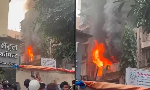मुंबई सेंट्रल ST डिपो के पास रिहायशी इमारत में आग लगी
