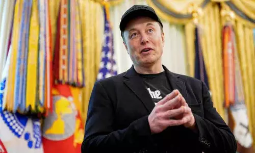 मस्क की AI और स्पेस महत्वाकांक्षाओं के बीच SpaceX ने xAI को खरीदा मस्क की AI और स्पेस महत्वाकांक्षाओं के बीच SpaceX ने xAI को खरीदा