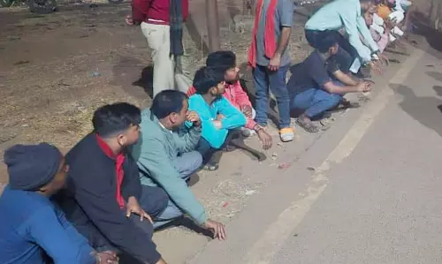पुलिस की ड्रोन ने नशा अड्डे का किया पर्दाफाश, 10 लड़के अरेस्ट पुलिस की ड्रोन ने नशा अड्डे का किया पर्दाफाश, 10 लड़के अरेस्ट