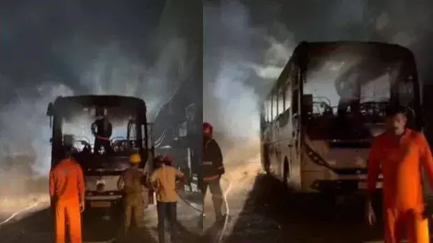 Kerala: कोट्टायम में 45 यात्रियों वाली टूरिस्ट बस में आग लग गई Kerala: कोट्टायम में 45 यात्रियों वाली टूरिस्ट बस में आग लग गई