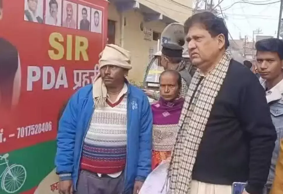 Badaun: सामाजिक संदेश को लेकर फखरे अहमद और शोबी चर्चा में Badaun: सामाजिक संदेश को लेकर फखरे अहमद और शोबी चर्चा में