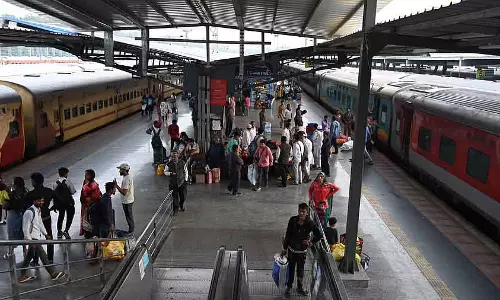कर्नाटक में रेलवे प्रोजेक्ट्स के लिए 7,748 करोड़ : Ashwini Vaishnaw कर्नाटक में रेलवे प्रोजेक्ट्स के लिए 7,748 करोड़ : Ashwini Vaishnaw