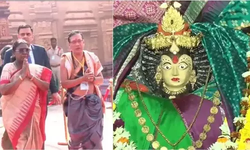 President मुर्मू ने जाजपुर में बिराजा मंदिर का दौरा किया, नाभि गया में पिंडदान किया