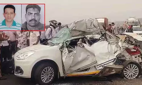 Perumanallur के पास कार और लॉरी की टक्कर: दो लोगों की मौत