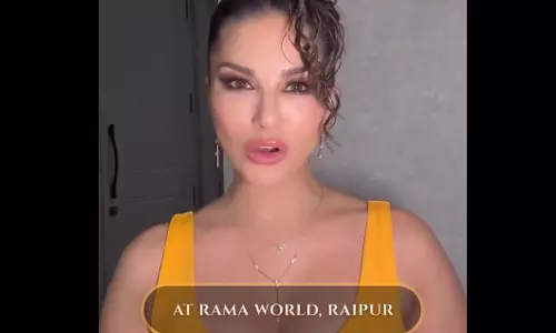 सनी लियोनी रायपुर आ रहीं, नाईट DJ नंगी पार्टी में करेगी डांस सनी लियोनी रायपुर आ रहीं, नाईट DJ नंगी पार्टी में करेगी डांस