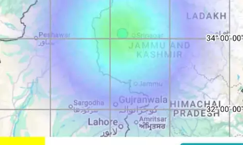 Kashmir में 4.7 तीव्रता का भूकंप आया, जिससे दहशत फैल गई।