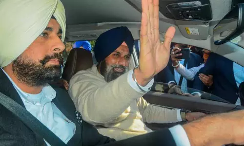 आप उसे जेल में क्यों रखना चाहते हैं, SC ने अकाली नेता बिक्रम मजीठिया को जमानत दी