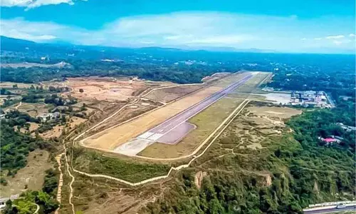 Kangra एयरपोर्ट विस्तार, प्रभावित ज़मीन मालिकों को 1,500 करोड़ रुपये का मुआवज़ा दिया गया Kangra एयरपोर्ट विस्तार, प्रभावित ज़मीन मालिकों को 1,500 करोड़ रुपये का मुआवज़ा दिया गया