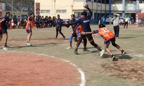 नेशनल हैंडबॉल चैंपियनशिप के दूसरे दिन हिमाचल ने CBSE को हराया नेशनल हैंडबॉल चैंपियनशिप के दूसरे दिन हिमाचल ने CBSE को हराया