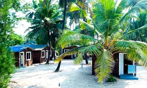 Kumta : मछुआरों ने रिसॉर्ट खाली करने की मांग की Kumta : मछुआरों ने रिसॉर्ट खाली करने की मांग की