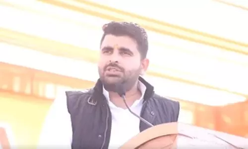 Bikaner में खेजड़ी बचाव के लिए शहर बंद, स्कूलों में आधे दिन की छुट्टी Bikaner में खेजड़ी बचाव के लिए शहर बंद, स्कूलों में आधे दिन की छुट्टी