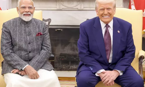 Trump ने US-इंडिया ट्रेड डील की घोषणा, टैरिफ घटा 25% से 18% Trump ने US-इंडिया ट्रेड डील की घोषणा, टैरिफ घटा 25% से 18%