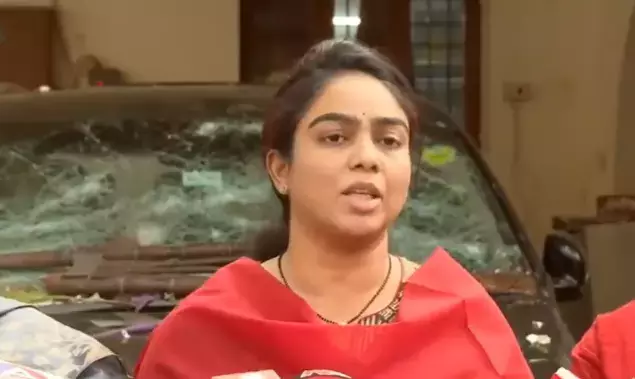 Andhra : अंबाती की बेटी ने डिप्टी सीएम से अपने घर पर हुए हमले की ज़िम्मेदारी लेने को कहा