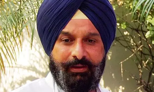 बिक्रम सिंह मजीठिया Bail पर रिहा, मूंछों पर ताव दिया