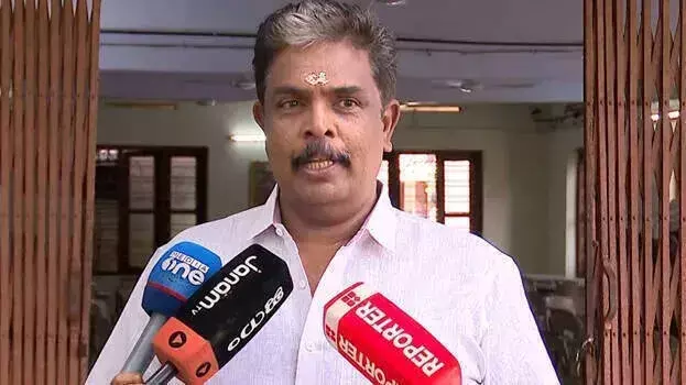 kerala: सोना चोरी मामला; मुरारी बाबू पूछताछ के लिए ED के सामने पेश हुए