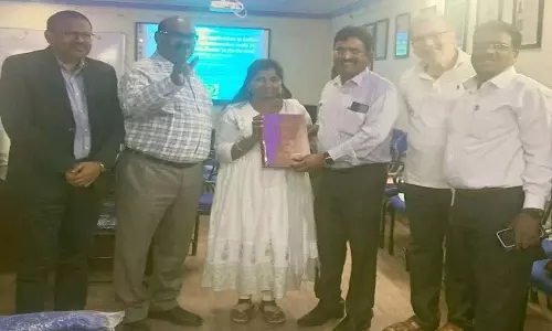 पावनी को OU से कॉमर्स विषय में डॉक्टरेट की डिग्री मिली पावनी को OU से कॉमर्स विषय में डॉक्टरेट की डिग्री मिली
