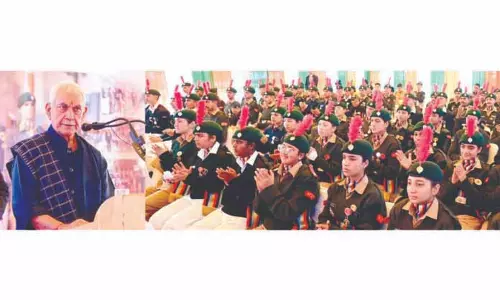 एलजी ने युवाओं को संवारने और निस्वार्थ सेवा को बढ़ावा देने में NCC के योगदान की सराहना की एलजी ने युवाओं को संवारने और निस्वार्थ सेवा को बढ़ावा देने में NCC के योगदान की सराहना की