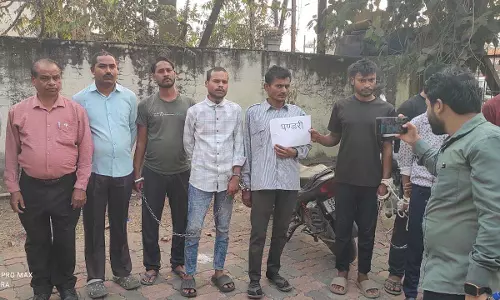 खमतराई, गुढ़ियारी, उरला, पंडरी और खम्हारडीह के 152 वारंटियों को भेजा गया जेल खमतराई, गुढ़ियारी, उरला, पंडरी और खम्हारडीह के 152 वारंटियों को भेजा गया जेल