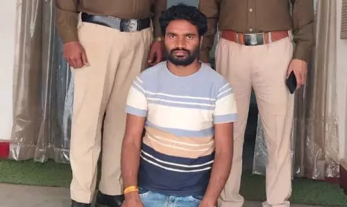 कोल्ड ड्रिंक में नशा देकर महिला से दुष्कर्म, 24 घंटे के भीतर दरिंदा गिरफ्तार कोल्ड ड्रिंक में नशा देकर महिला से दुष्कर्म, 24 घंटे के भीतर दरिंदा गिरफ्तार