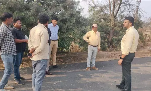 सड़क 3 दिन में सुधार नहीं तो ठेकेदार ब्लैकलिस्ट, इंजीनियरों पर सख्त कार्रवाई तय सड़क 3 दिन में सुधार नहीं तो ठेकेदार ब्लैकलिस्ट, इंजीनियरों पर सख्त कार्रवाई तय