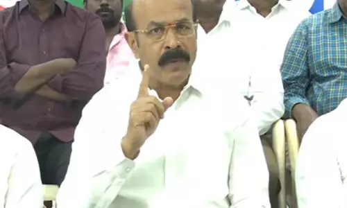 YSRCP ने आंध्र प्रदेश में हिंसा और आगजनी को नियंत्रित करने के लिए केंद्रीय बलों की तैनाती की मांग की YSRCP ने आंध्र प्रदेश में हिंसा और आगजनी को नियंत्रित करने के लिए केंद्रीय बलों की तैनाती की मांग की