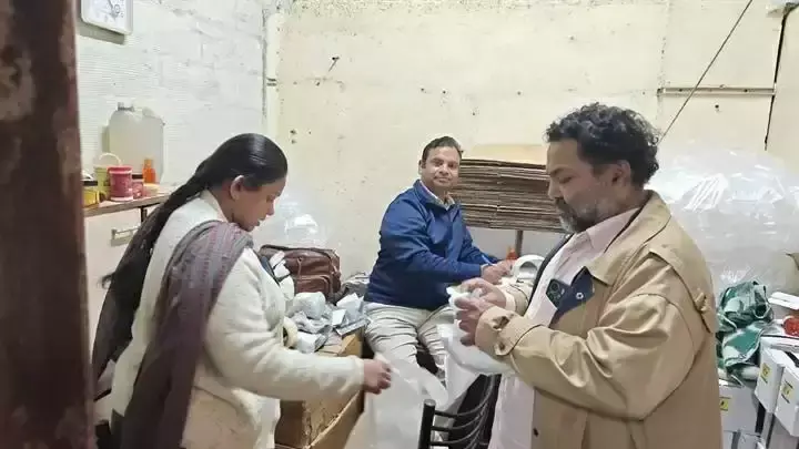 Indore: बेकरी में गंदगी का खुलासा, कारोबार बंद Indore: बेकरी में गंदगी का खुलासा, कारोबार बंद