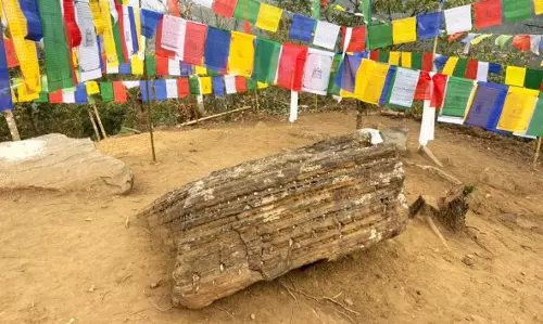 पश्चिमी Sikkim के मानेबोंग-डेंटम में संभावित महापाषाण स्थल का पता चला पश्चिमी Sikkim के मानेबोंग-डेंटम में संभावित महापाषाण स्थल का पता चला