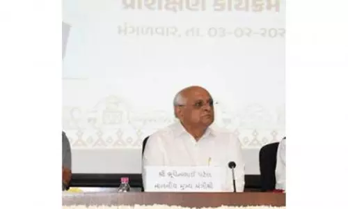गुजरात CM ने सरपंचों से विकसित गांव बनाने की अपील की गुजरात CM ने सरपंचों से विकसित गांव बनाने की अपील की