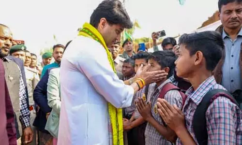 सिंधिया की त्वरित कार्रवाई की बदौलत युवाओं को वापस मिला खेल का मैदान सिंधिया की त्वरित कार्रवाई की बदौलत युवाओं को वापस मिला खेल का मैदान