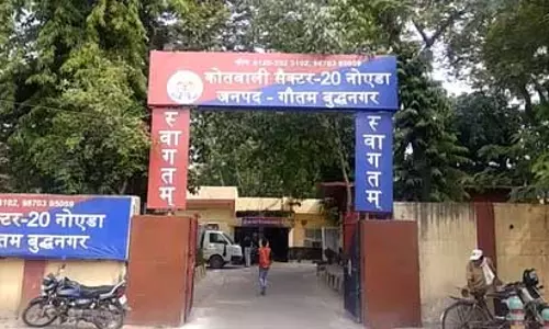 होटल में युवती ने फंदा लगाकर की आत्महत्या, हिरासत में बॉयफ्रेंड होटल में युवती ने फंदा लगाकर की आत्महत्या, हिरासत में बॉयफ्रेंड