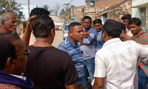 Ganjam: ग्रामीण नगर पालिका में विलय का विरोध कर रहे हैं, आंदोलन की चेतावनी दी Ganjam: ग्रामीण नगर पालिका में विलय का विरोध कर रहे हैं, आंदोलन की चेतावनी दी