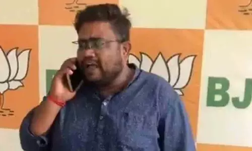 Jagtial Municipality में टिकट बिक्री को लेकर बीजेपी कार्यकर्ता ने सांसद अरविंद पर गोली चलाई Jagtial Municipality में टिकट बिक्री को लेकर बीजेपी कार्यकर्ता ने सांसद अरविंद पर गोली चलाई