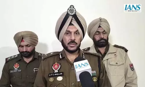 बड़ी कार्रवाई: ड्रोन से तस्करी कर लाई जा रही 7 आधुनिक पिस्टल बरामद, तीन आरोपी गिरफ्तार बड़ी कार्रवाई: ड्रोन से तस्करी कर लाई जा रही 7 आधुनिक पिस्टल बरामद, तीन आरोपी गिरफ्तार