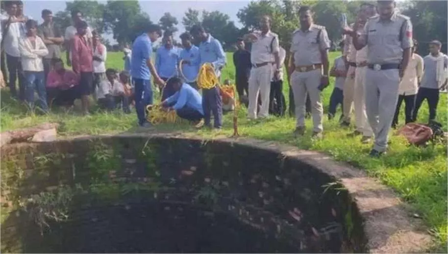 Jharkhand News :खुले कुएं में गिरने से छह साल के मासूम की मौत,इलाके में शोक Jharkhand News :खुले कुएं में गिरने से छह साल के मासूम की मौत,इलाके में शोक