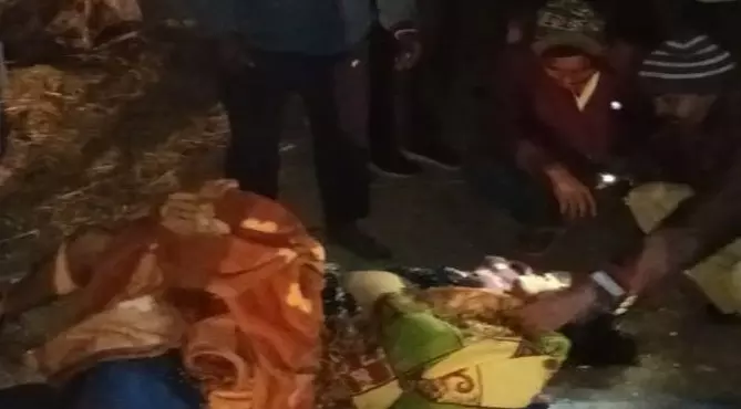 श्रद्धालुओं से भरी बस को ट्रक ने मारी ठोकर, एक की मौत, 15 घायल श्रद्धालुओं से भरी बस को ट्रक ने मारी ठोकर, एक की मौत, 15 घायल