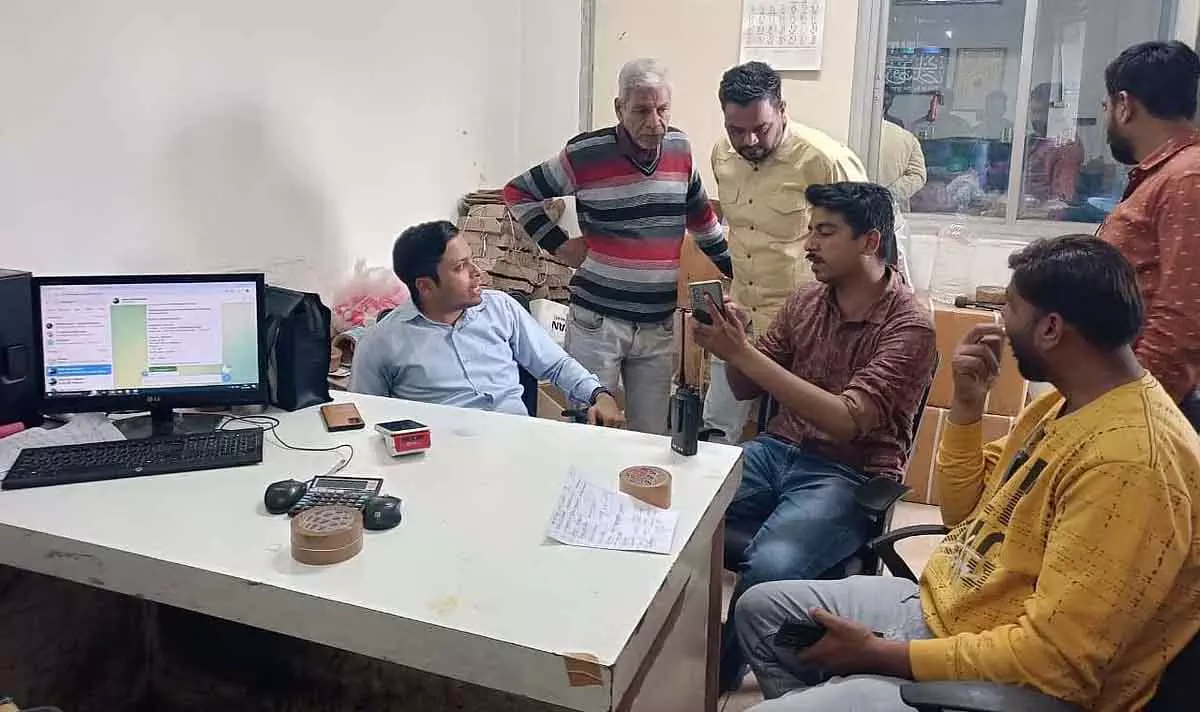 Indore नगर निगम ने प्रदूषण फैलाने पर दो इंडस्ट्रियल यूनिट्स पर जुर्माना लगाया Indore नगर निगम ने प्रदूषण फैलाने पर दो इंडस्ट्रियल यूनिट्स पर जुर्माना लगाया