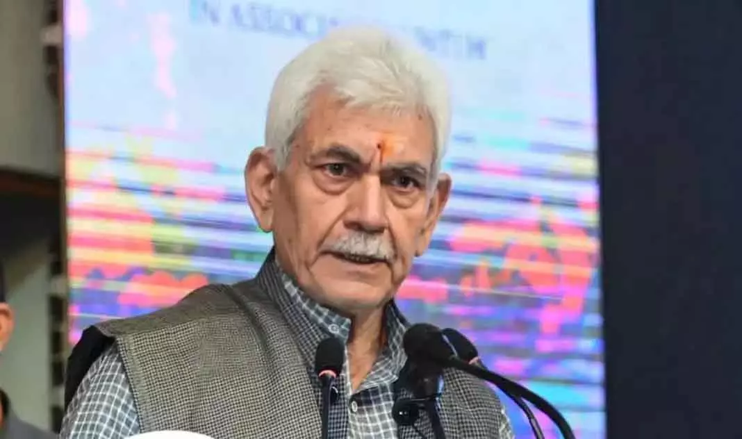 युवा शक्ति राष्ट्र की नींव है: LG Sinha ने एनसीसी कैडेट्स को सम्मानित किया युवा शक्ति राष्ट्र की नींव है: LG Sinha ने एनसीसी कैडेट्स को सम्मानित किया