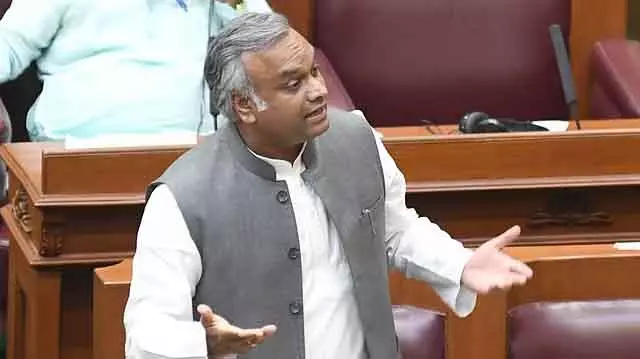 जिला कलेक्टरों को ग्राम पंचायत चुनावों की तैयारी करने का निर्देश दिया : Priyank Kharge जिला कलेक्टरों को ग्राम पंचायत चुनावों की तैयारी करने का निर्देश दिया : Priyank Kharge