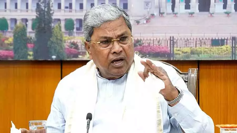 हम गवर्नर के खिलाफ नहीं हैं, हम केंद्र सरकार के खिलाफ हैं: Siddaramaiah हम गवर्नर के खिलाफ नहीं हैं, हम केंद्र सरकार के खिलाफ हैं: Siddaramaiah