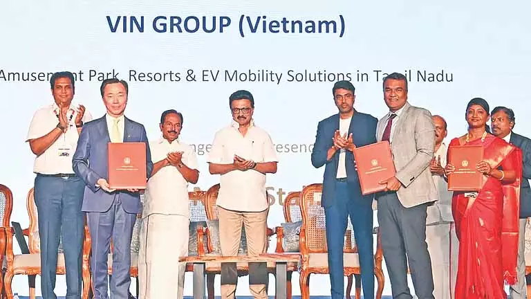 Tamil Nadu ने पहले ग्लोबल टूरिज्म समिट में 22,794 करोड़ रुपये के MoU साइन किए Tamil Nadu ने पहले ग्लोबल टूरिज्म समिट में 22,794 करोड़ रुपये के MoU साइन किए