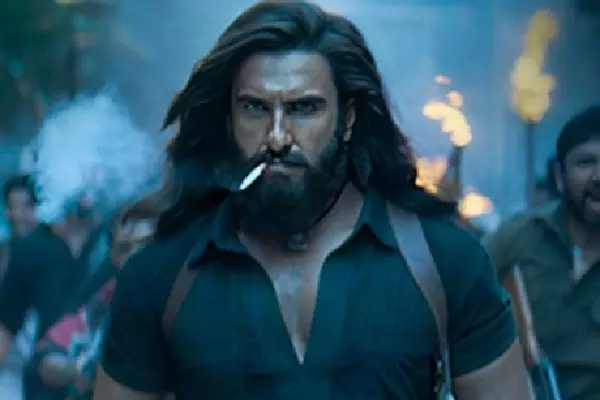 ‘Dhurandhar 2’ टीज़र से फैंस निराश, एंड क्रेडिट सीन ही दिखाया ‘Dhurandhar 2’ टीज़र से फैंस निराश, एंड क्रेडिट सीन ही दिखाया