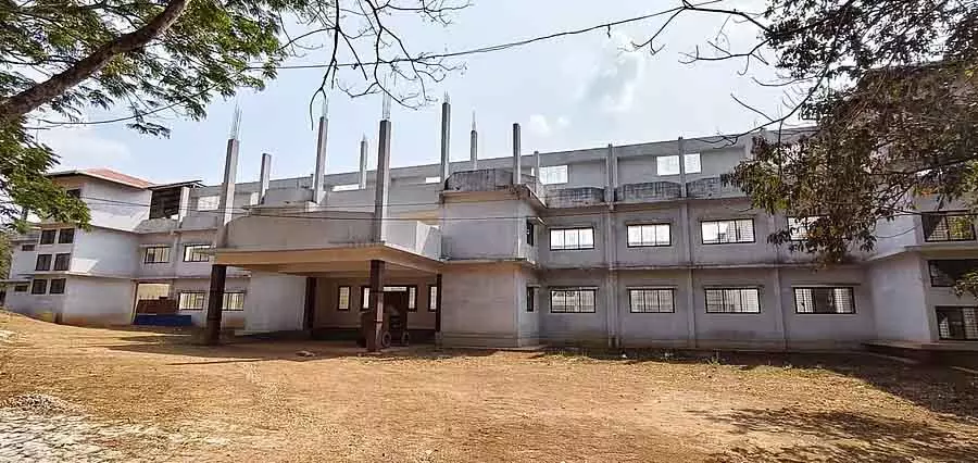 Sirsi : इंडोर स्टेडियम का काम अंतिम चरण में पहुंच गया है Sirsi : इंडोर स्टेडियम का काम अंतिम चरण में पहुंच गया है